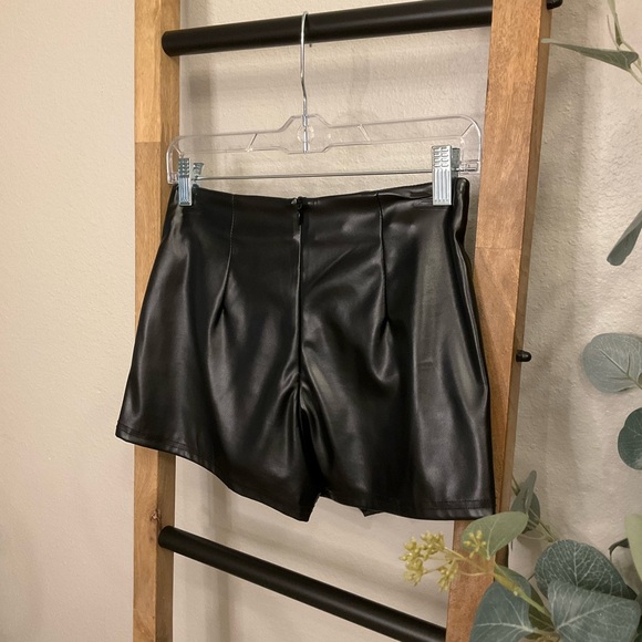 Blue blush leather skirt - Picture 2 of 4